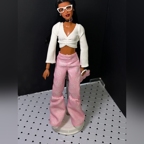 Ailiyah Signature Barbie Custom Restyled - Picture 4 of 8